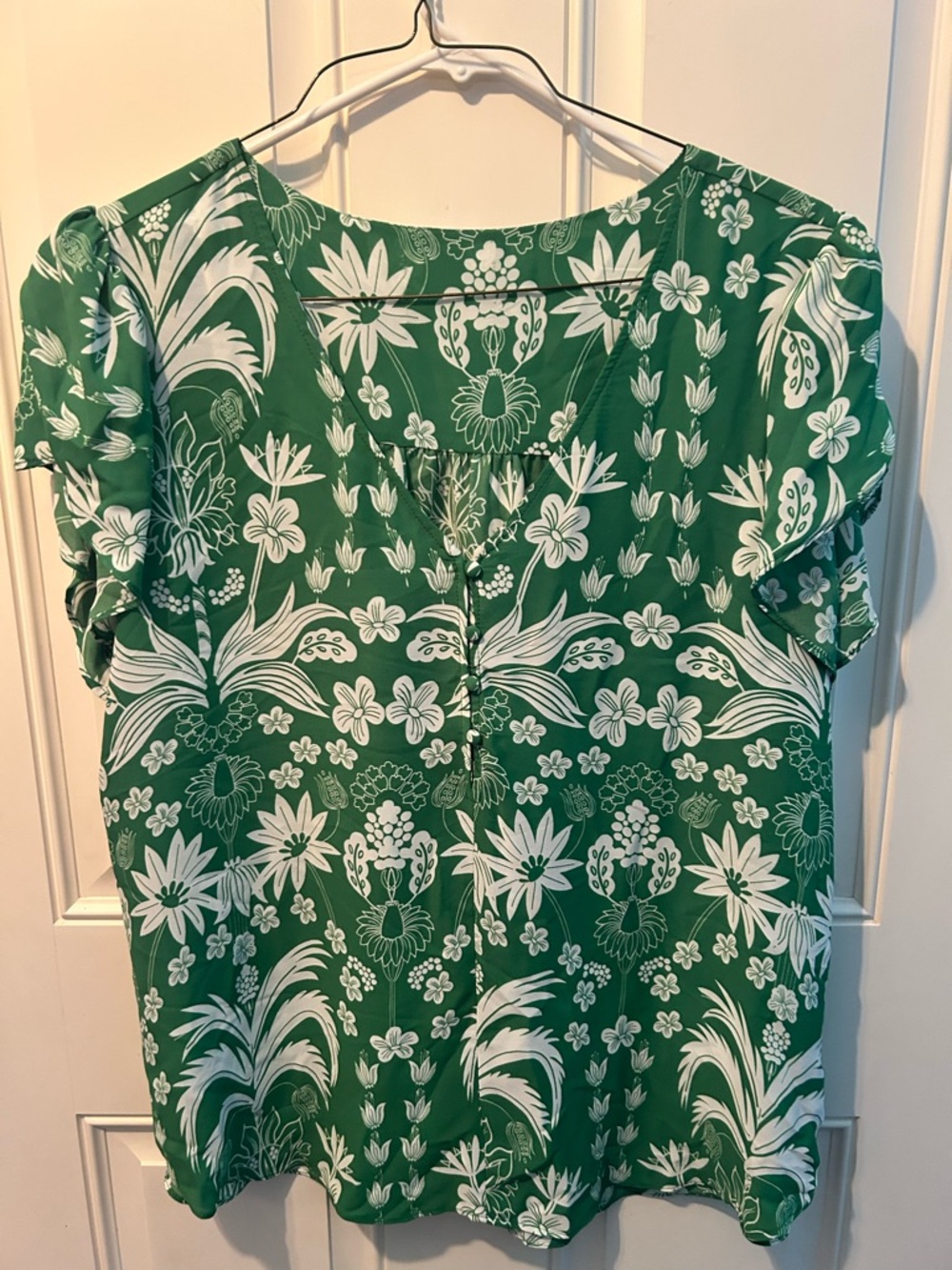 Green Floral V-Neck Short-Sleeve Blouse